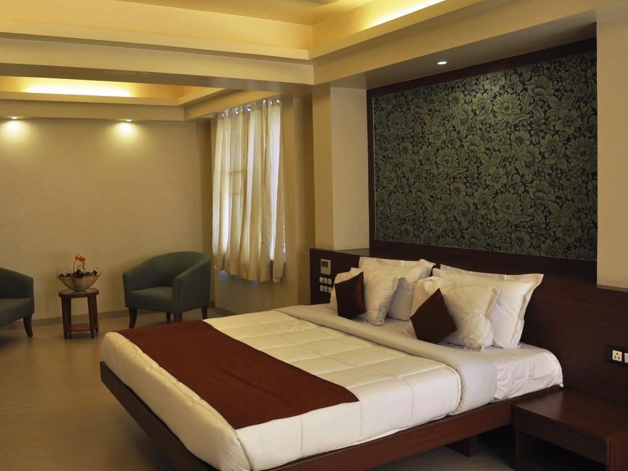 Hotel Mint Montvert, Baner Pune Exterior foto