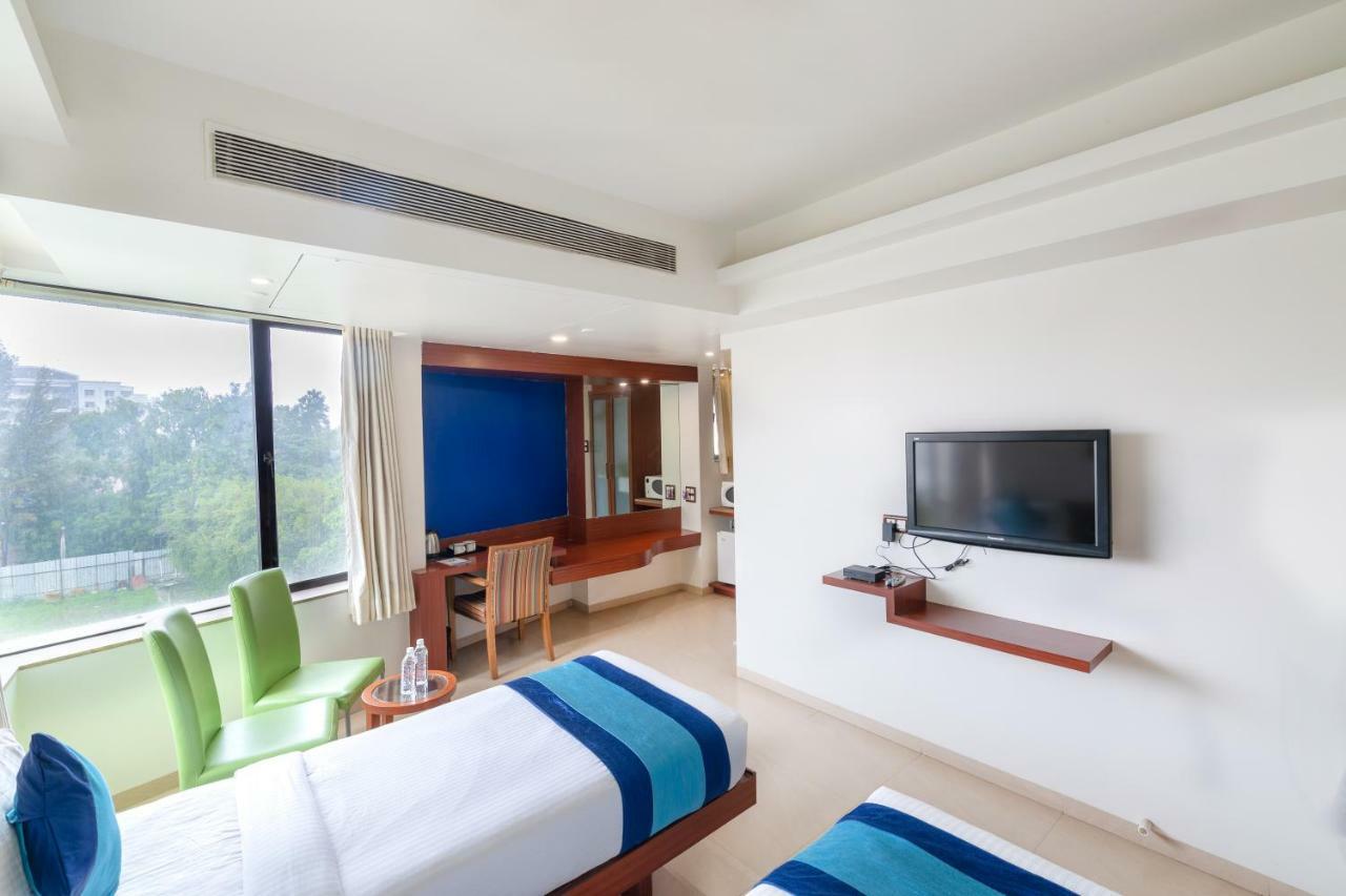 Hotel Mint Montvert, Baner Pune Exterior foto