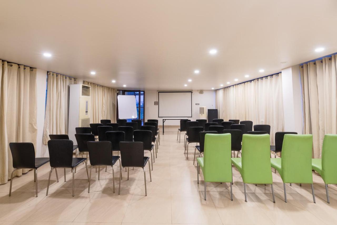 Hotel Mint Montvert, Baner Pune Exterior foto